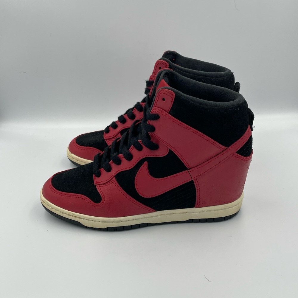Women’s Nike Dunk Sky High “Bred” Platform High-Top
528899-016
